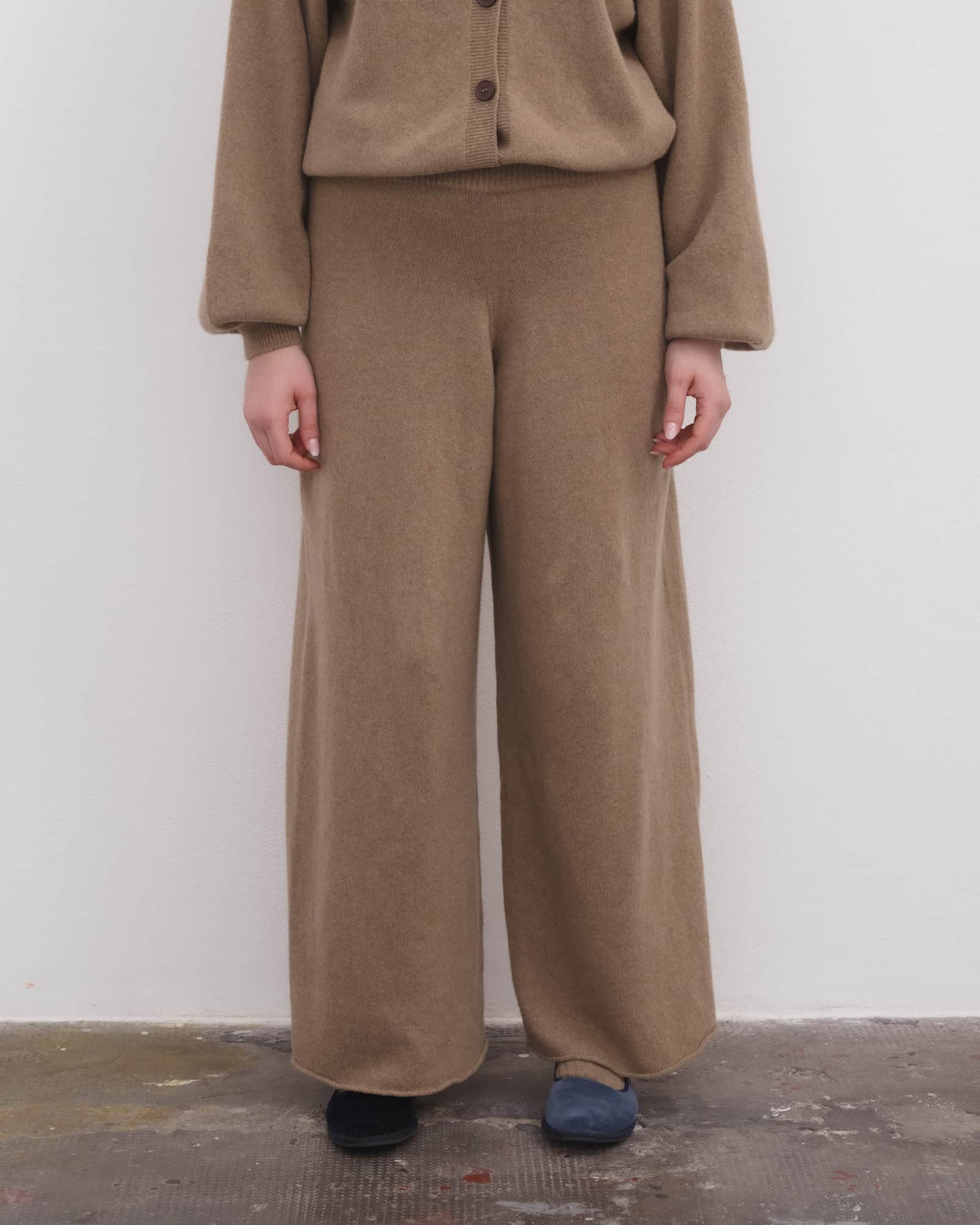 BASERANGE Pants Soar Pants