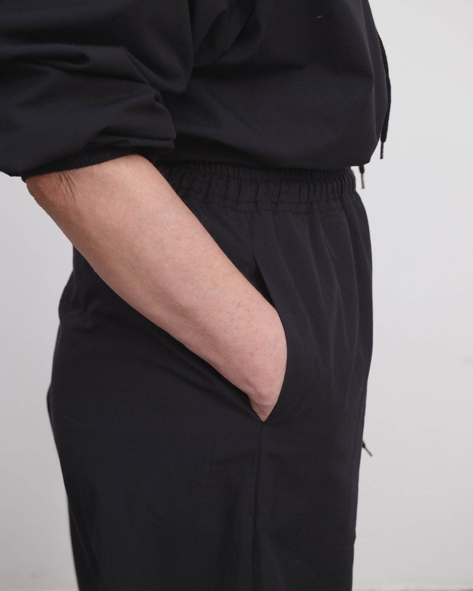 BASERANGE Pants Uro Pants