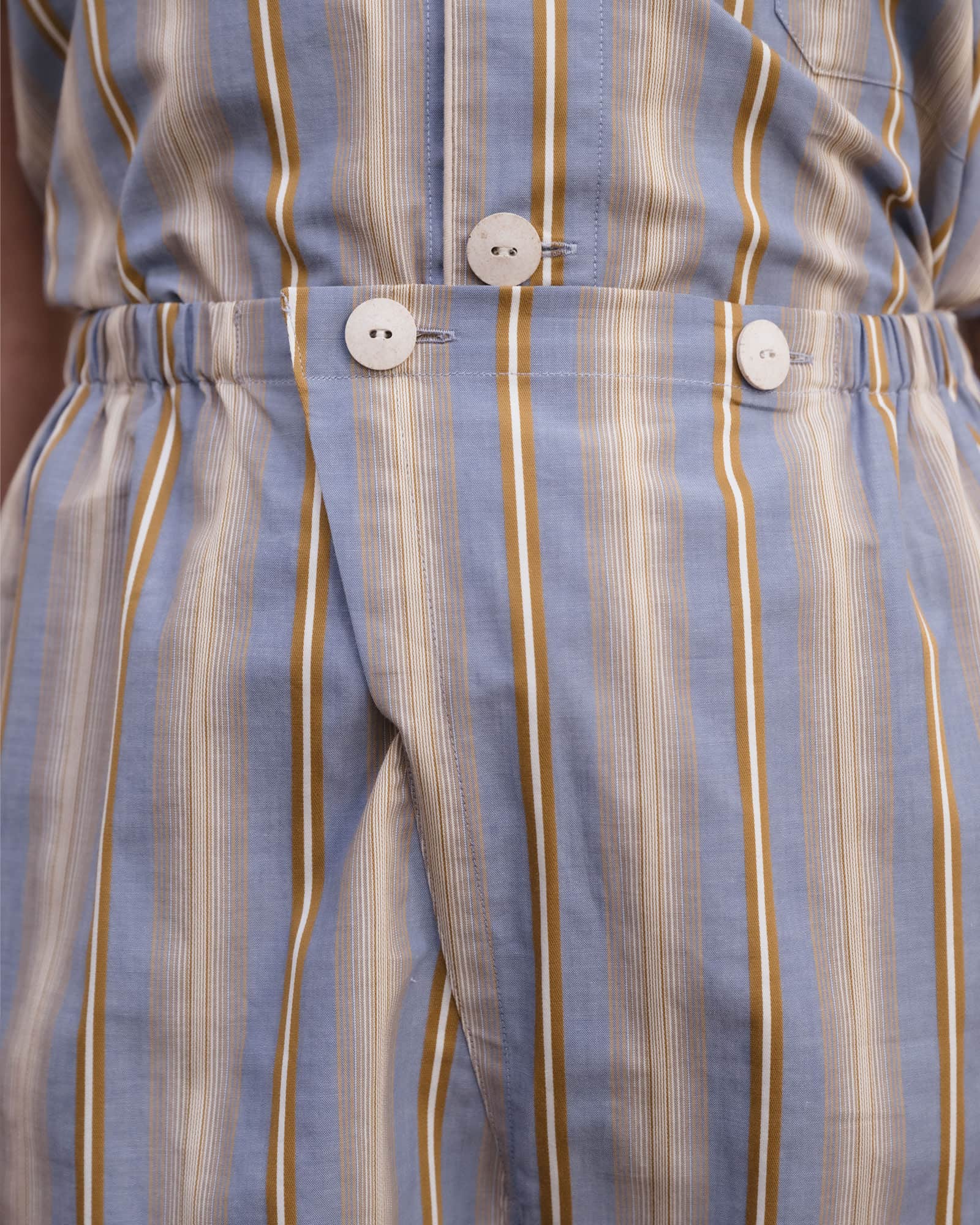BASERANGE Shorts Carte Shorts