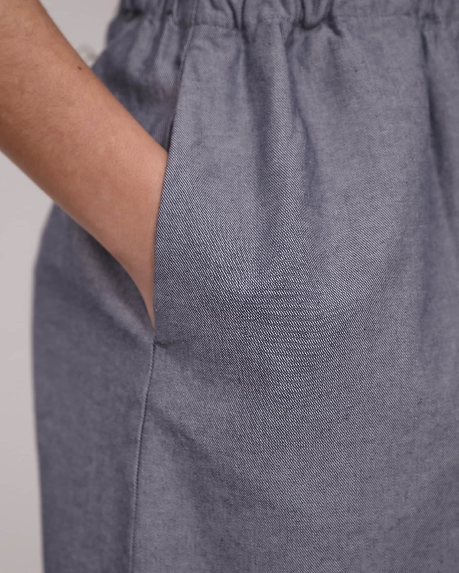 Claude Shorts in Dark denim | Organic cotton poplin | Baserange