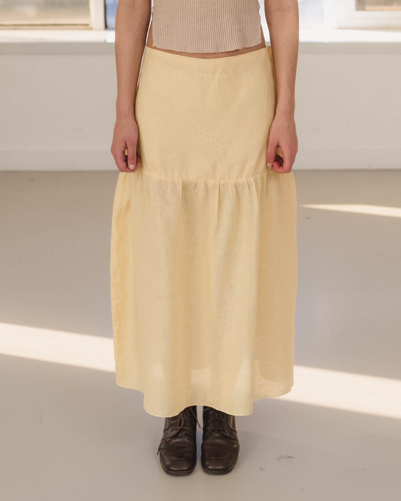 BASERANGE Skirts Garlin Skirt