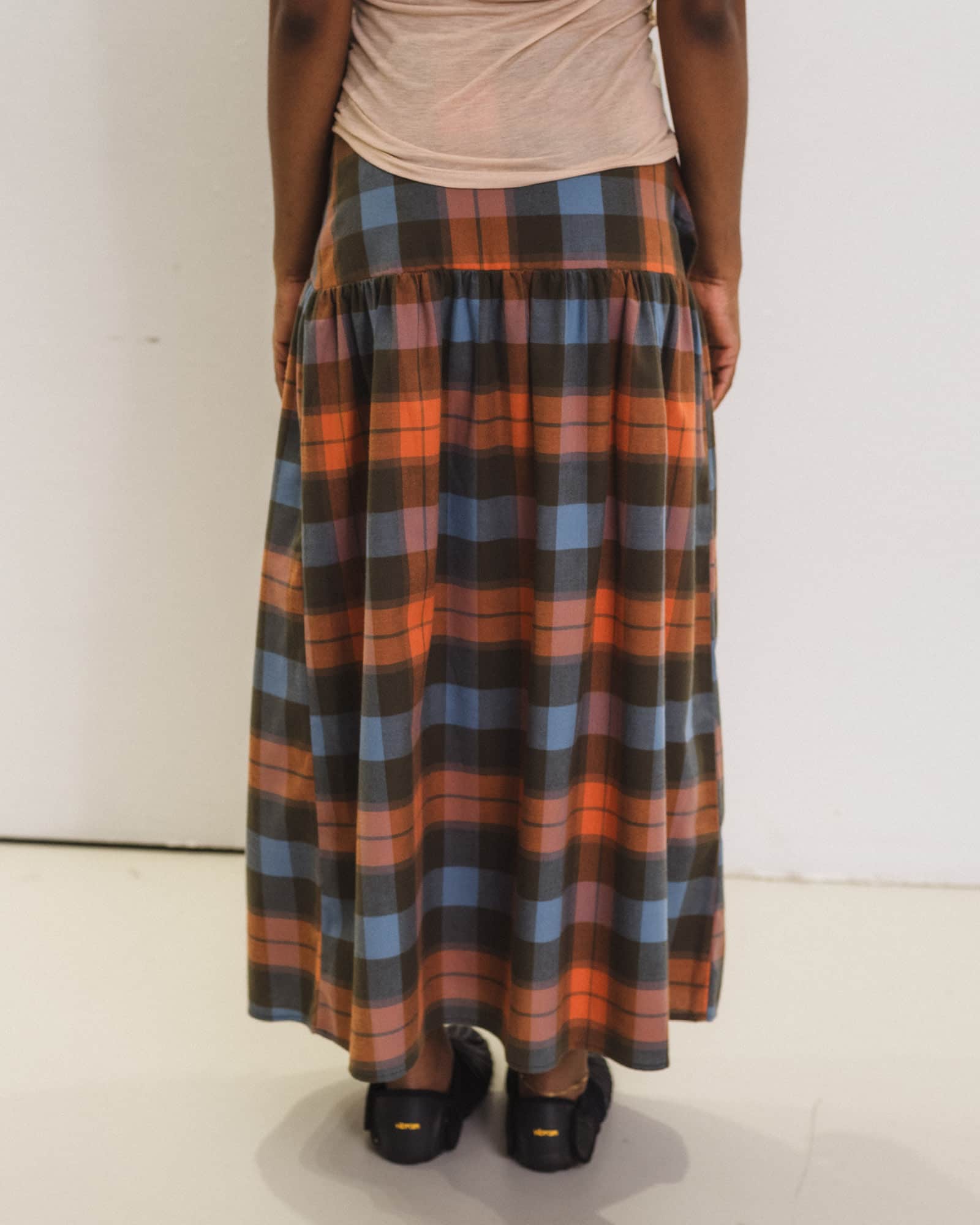 BASERANGE Skirts Garlin Skirt