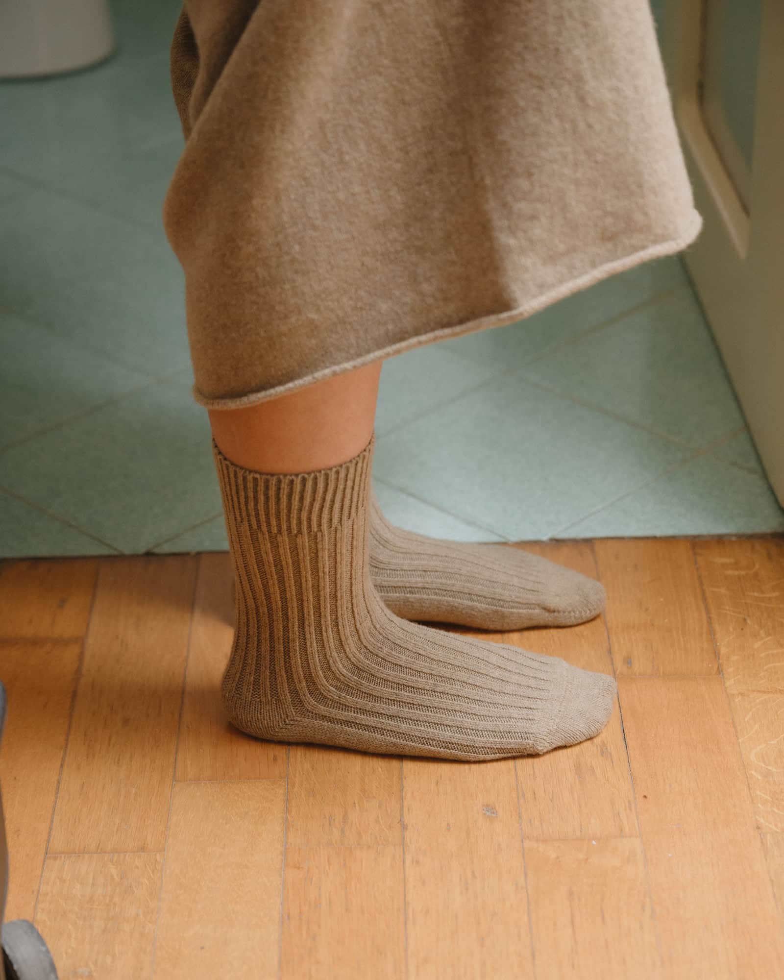 BASERANGE Socks Rib Overankle Socks