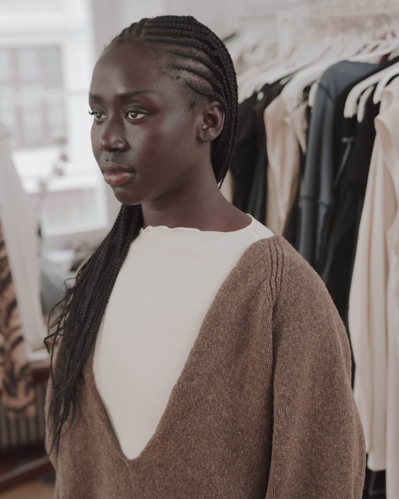 BASERANGE Sweaters Soar V Neck