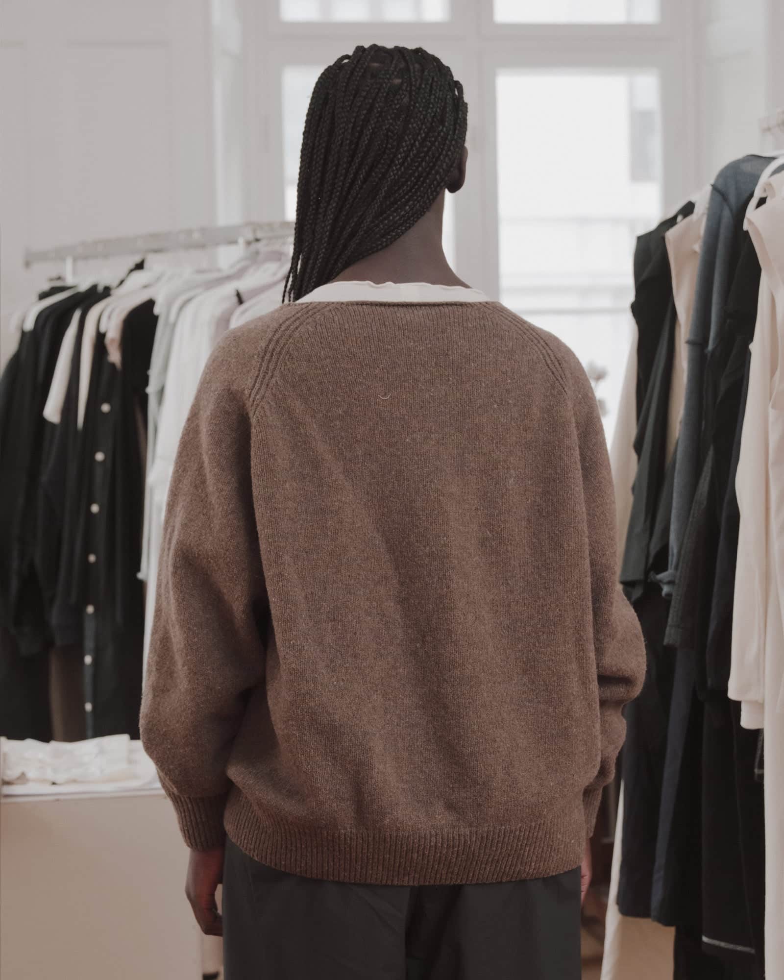 BASERANGE Sweaters Soar V Neck