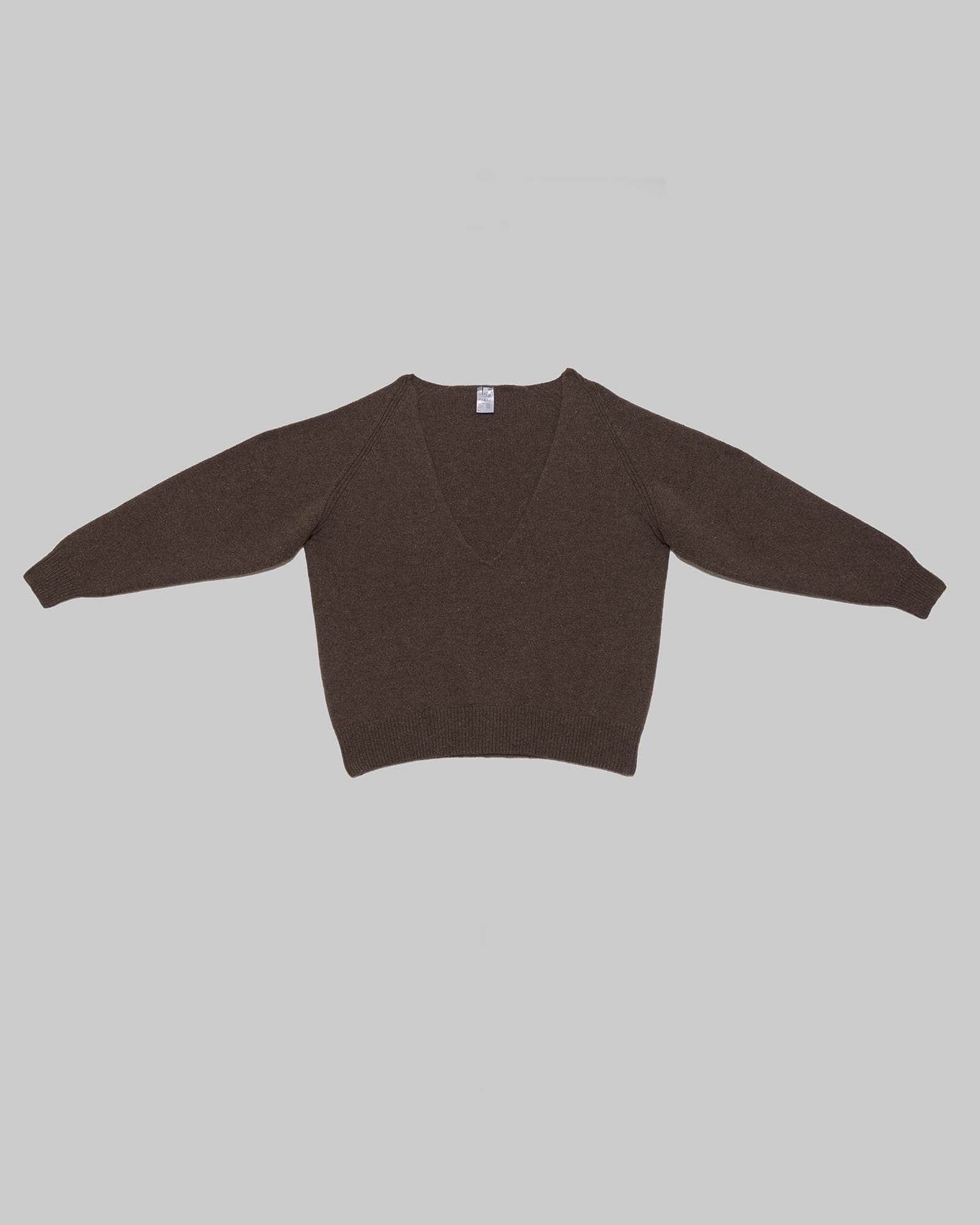 BASERANGE Sweaters Soar V Neck