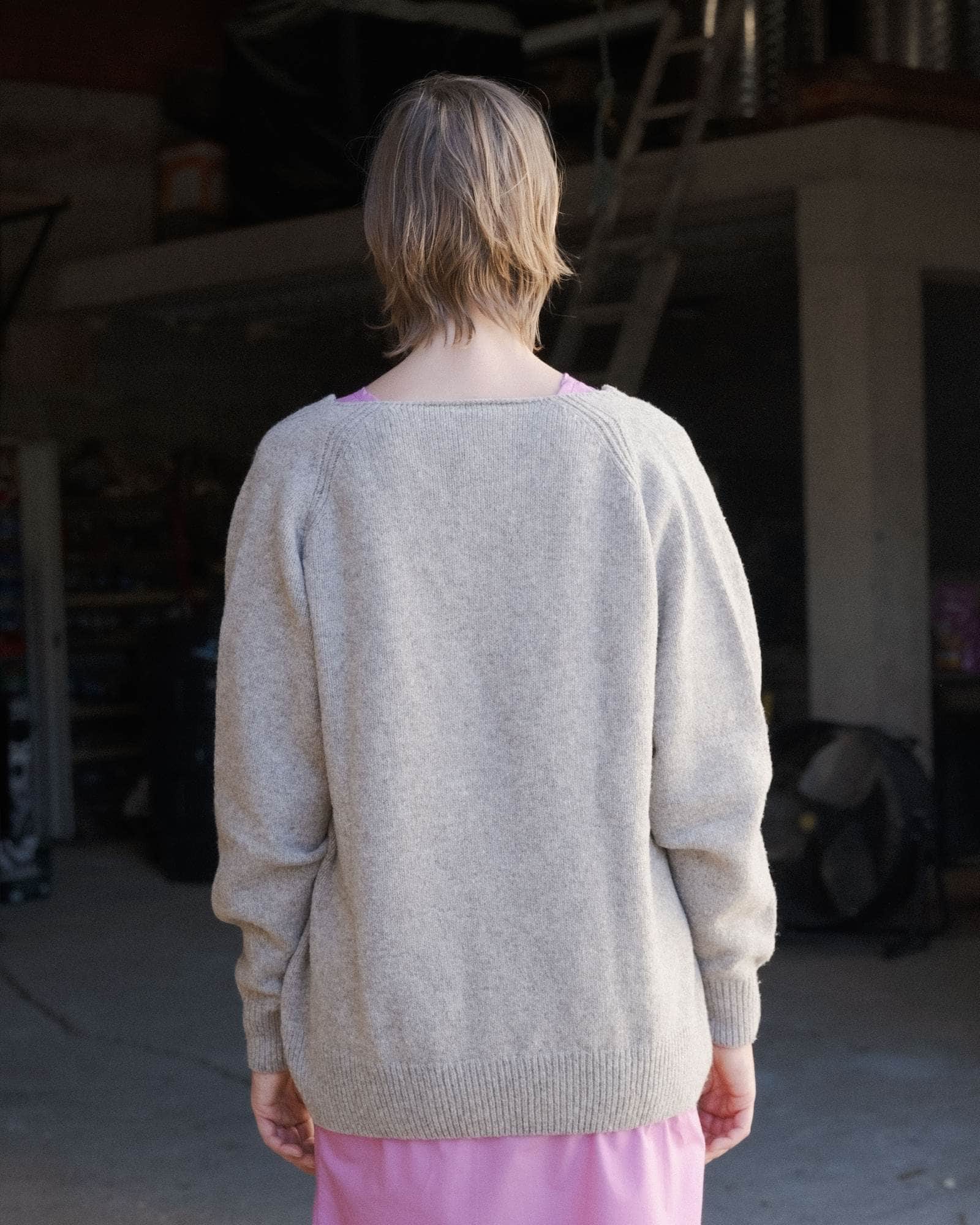 BASERANGE Sweaters Soar V Neck