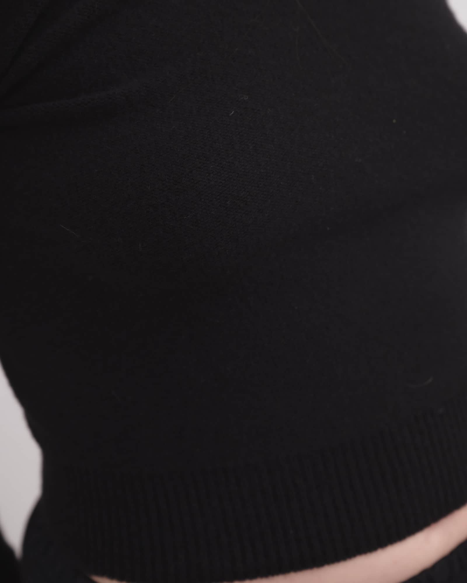 BASERANGE Sweaters Tier V Neck