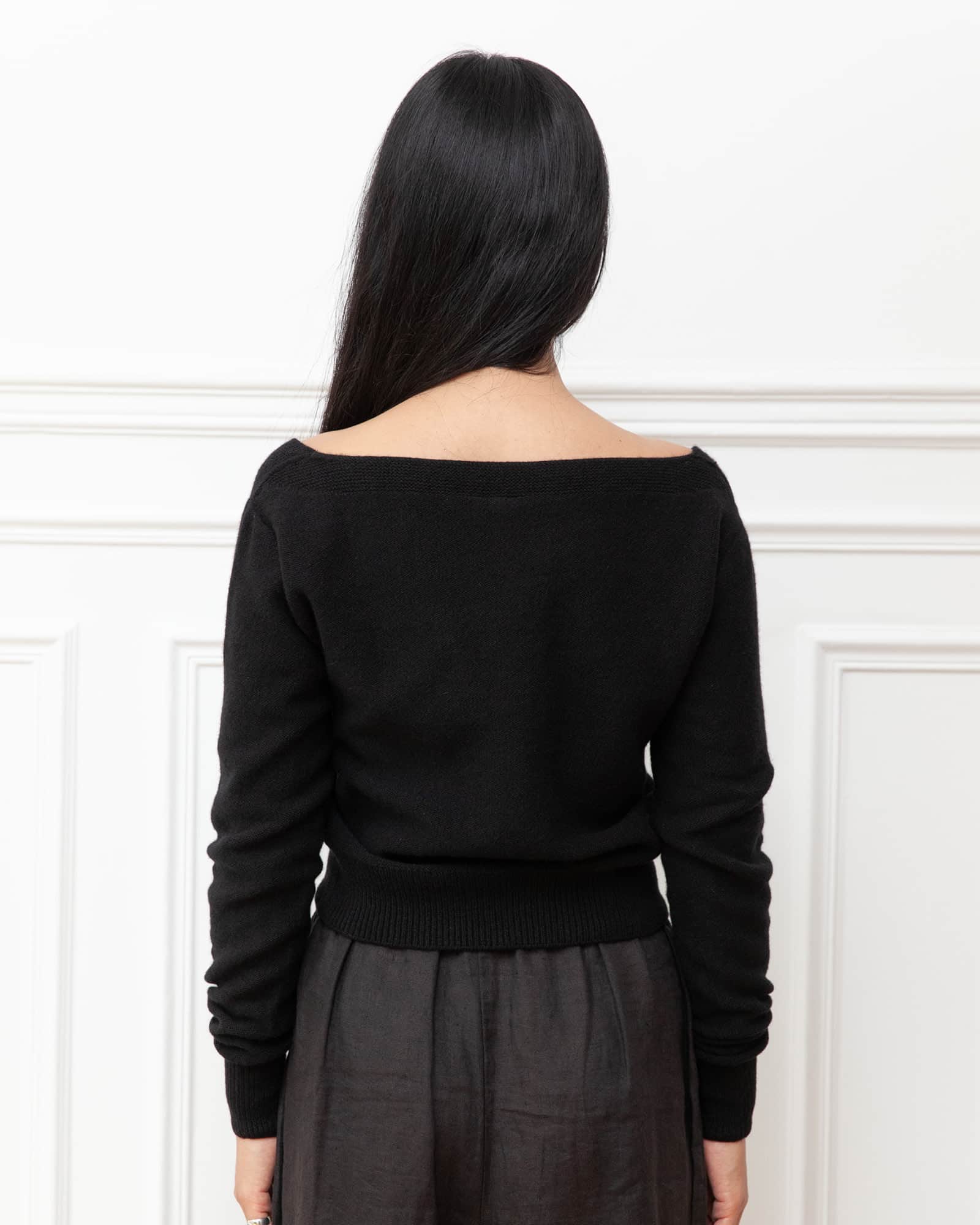 BASERANGE Sweaters Tier V Neck