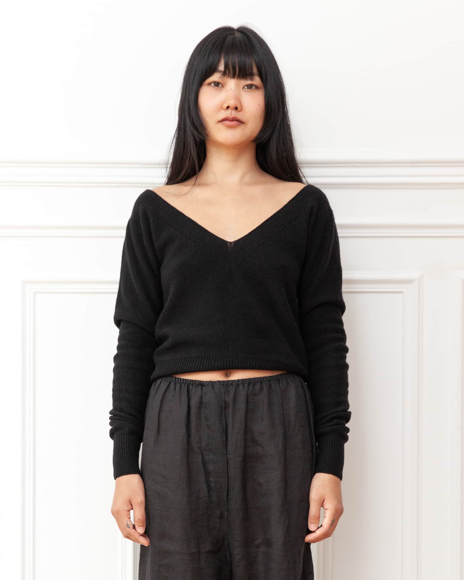 BASERANGE Sweaters Tier V Neck