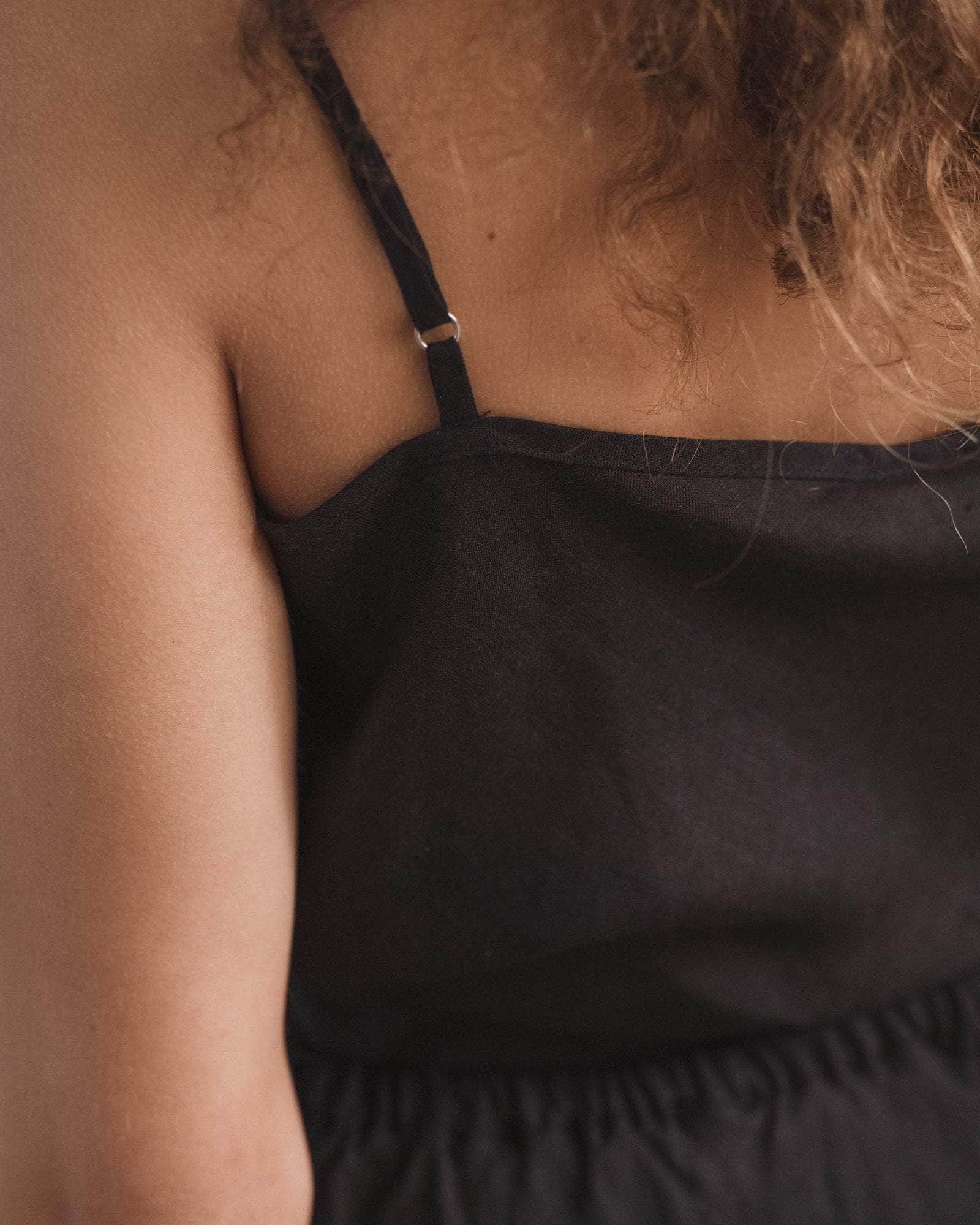 Dydine Top in Black | Fine linen | en | Baserange