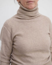 BASERANGE Turtlenecks Tier Turtleneck