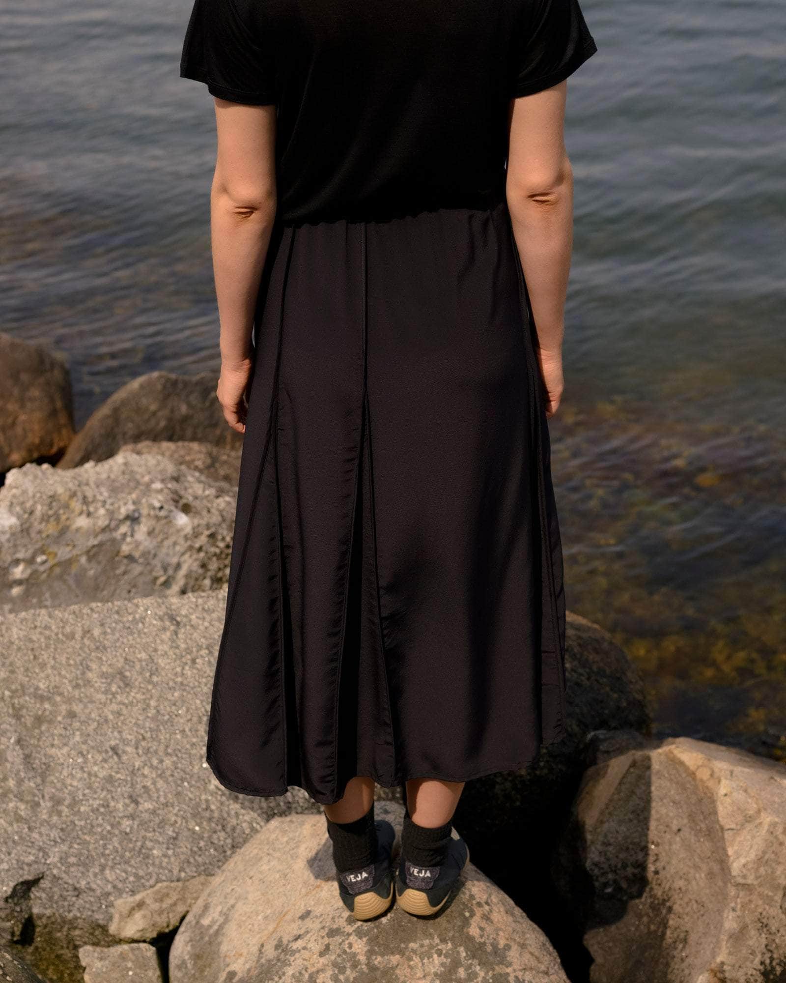 Skirts | Basics in Natural and Recycled Fibers | Baserange