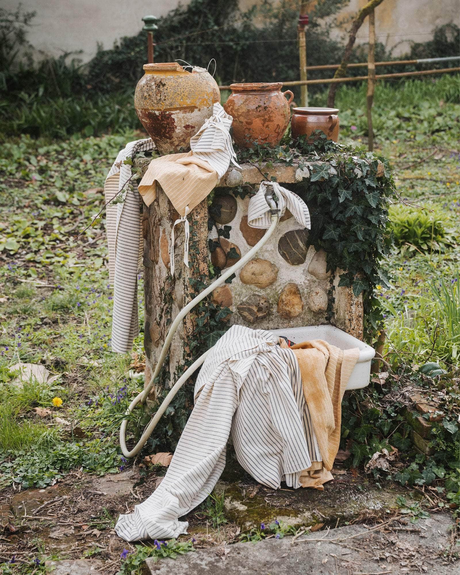 BASERANGE WOVEN BROWN STRIPE / ONE SIZE Yoga Mat Towel