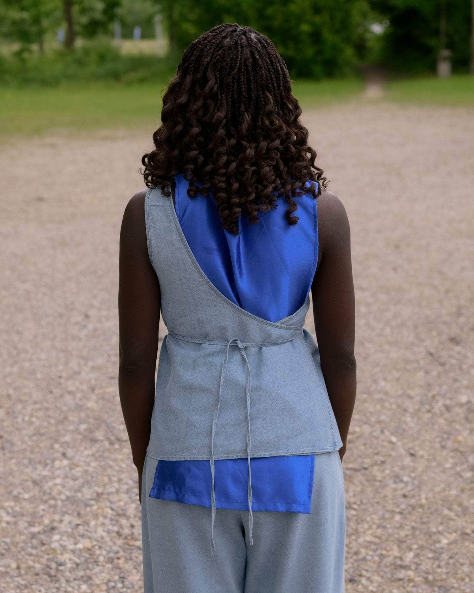 BASERANGE WOVEN EYE TOP