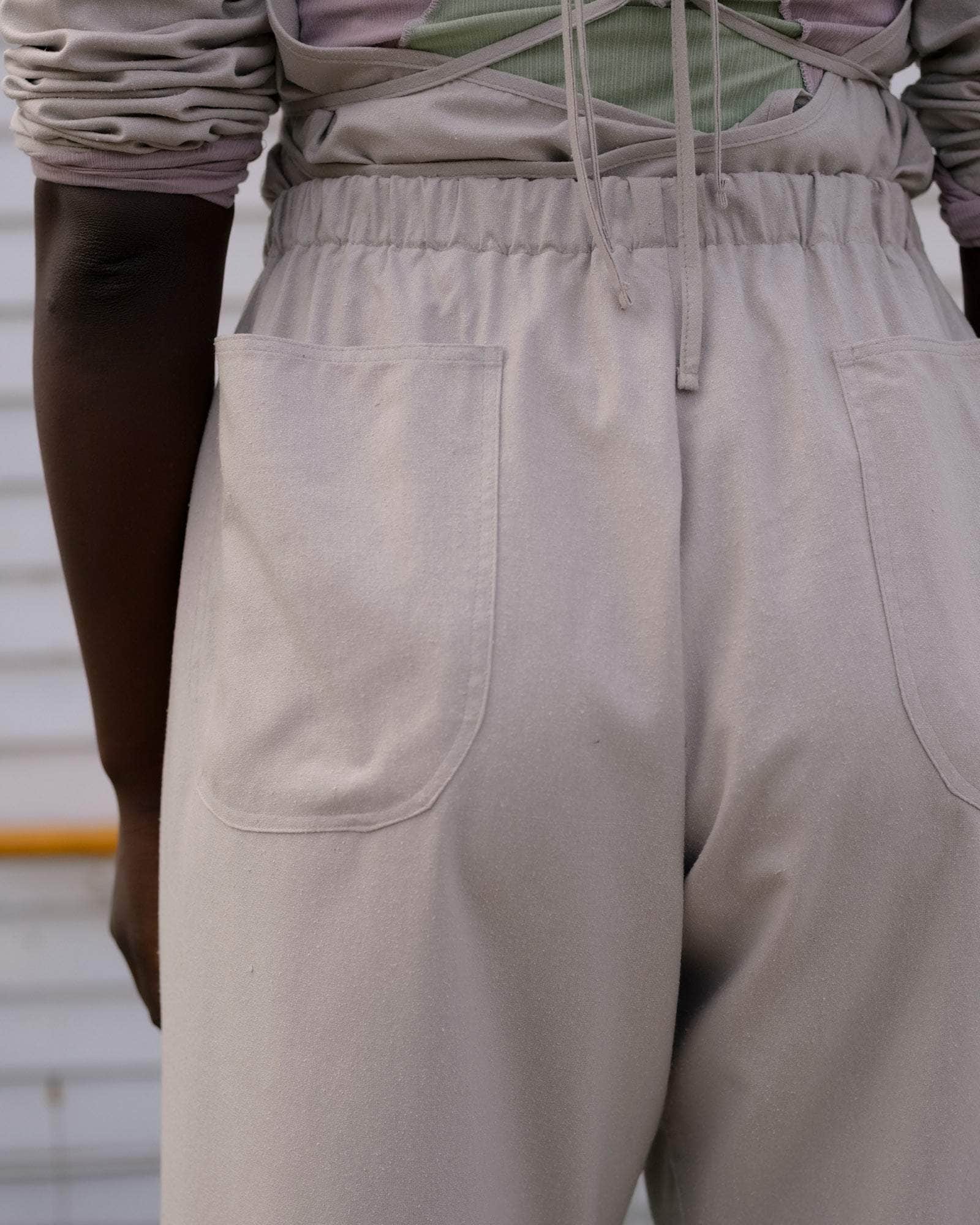 BASERANGE WOVEN GREN PANTS