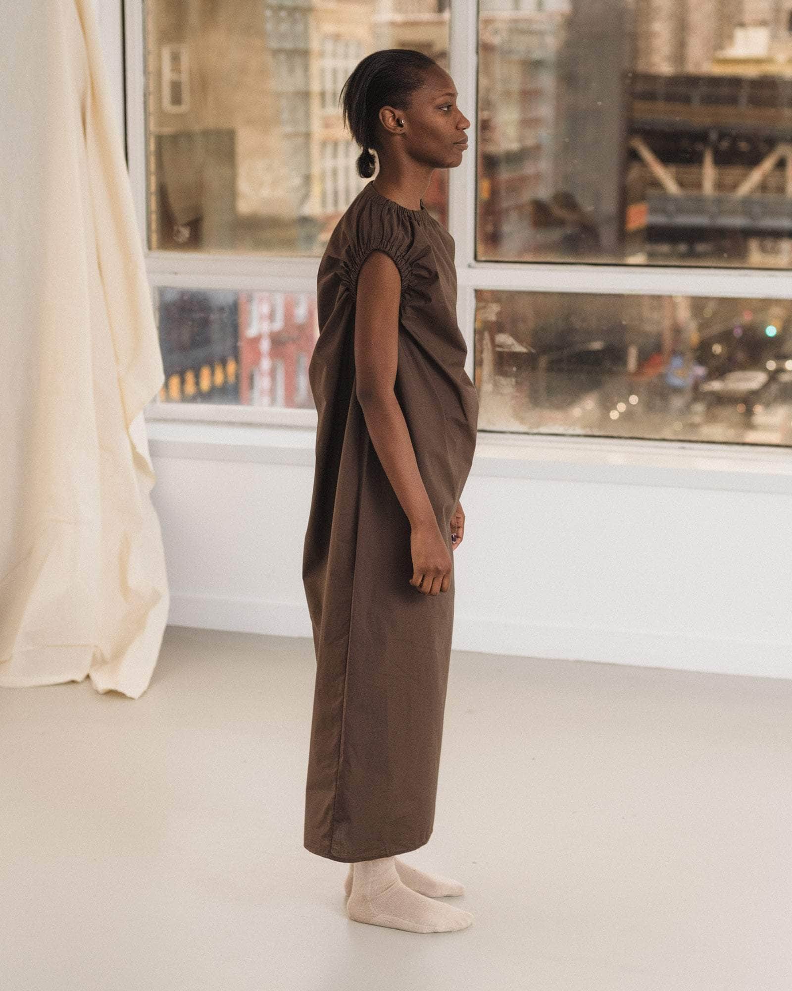 Mia Dress in Mara brown | Organic cotton poplin