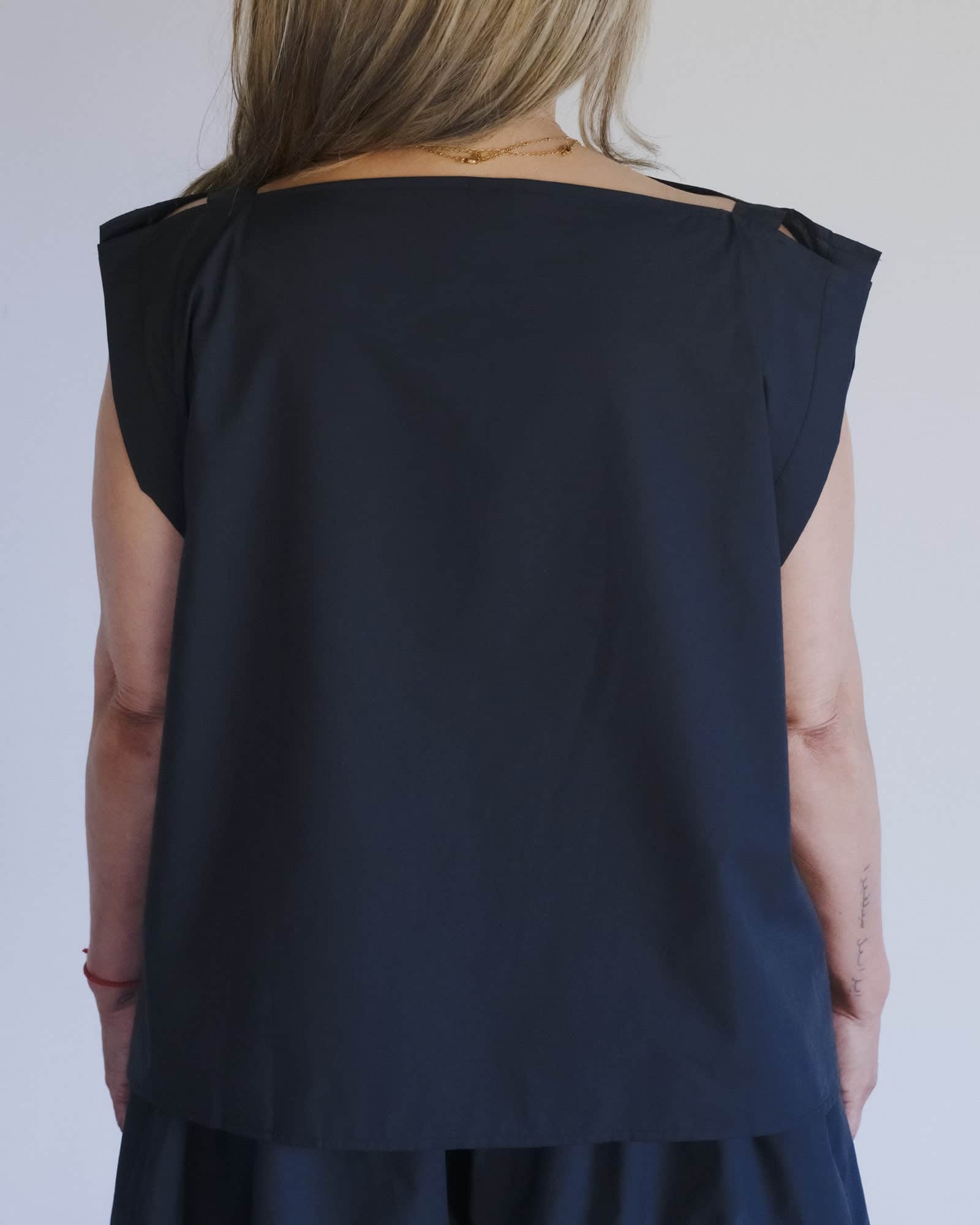 BASERANGE WOVEN PART TOP