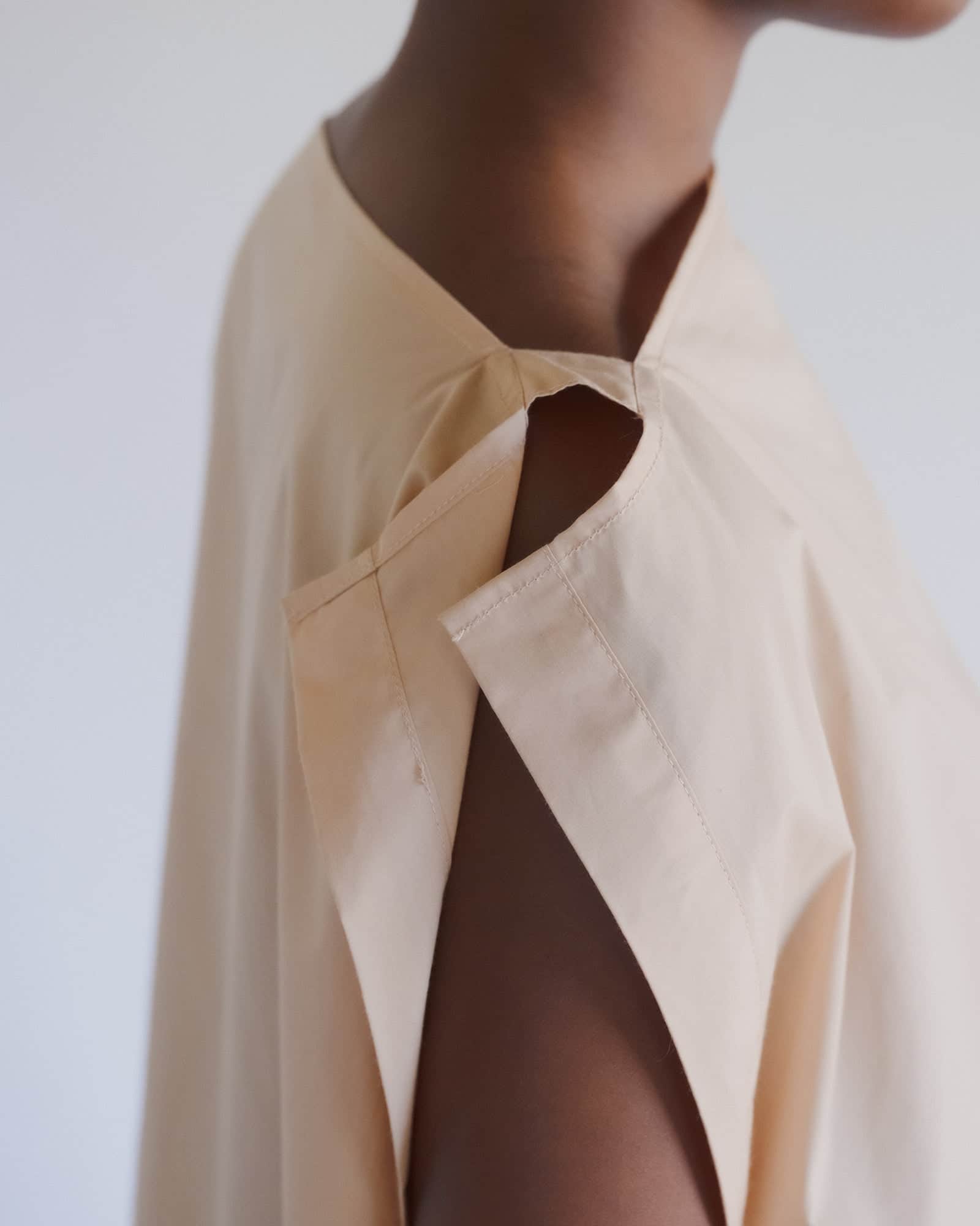 BASERANGE WOVEN PART TOP