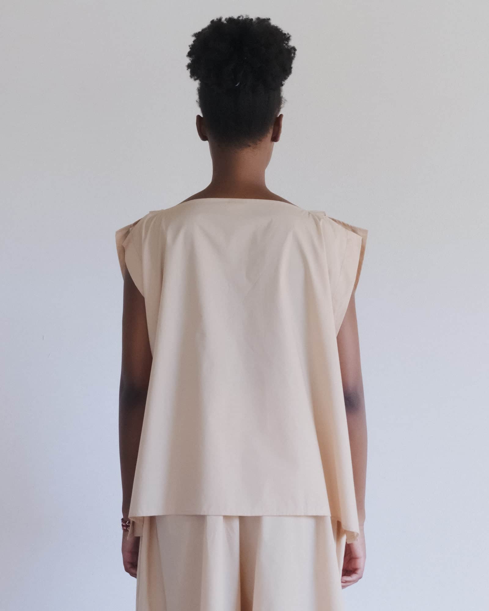 BASERANGE WOVEN PART TOP