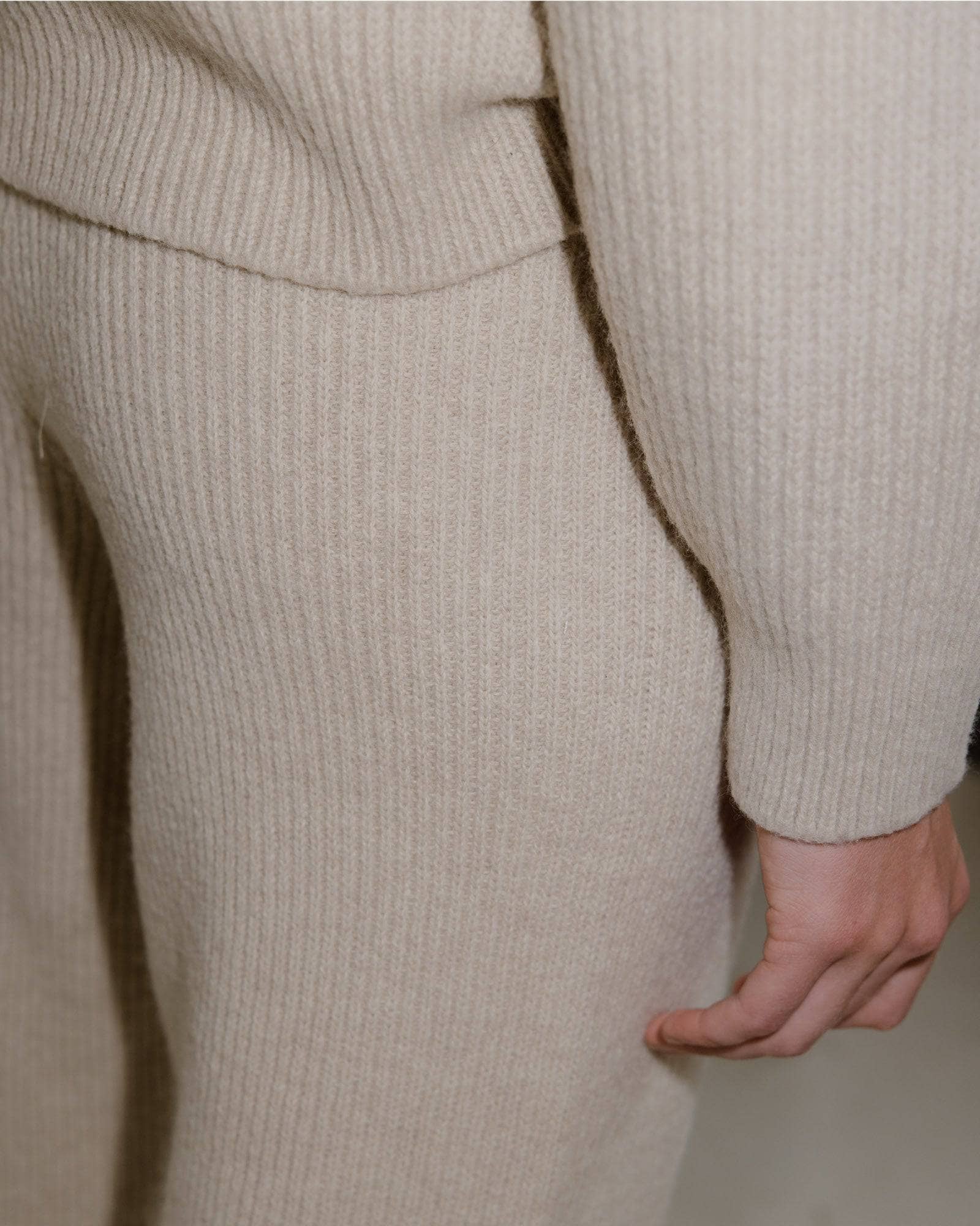 BASERANGE KNITTED DODD TURTLENECK