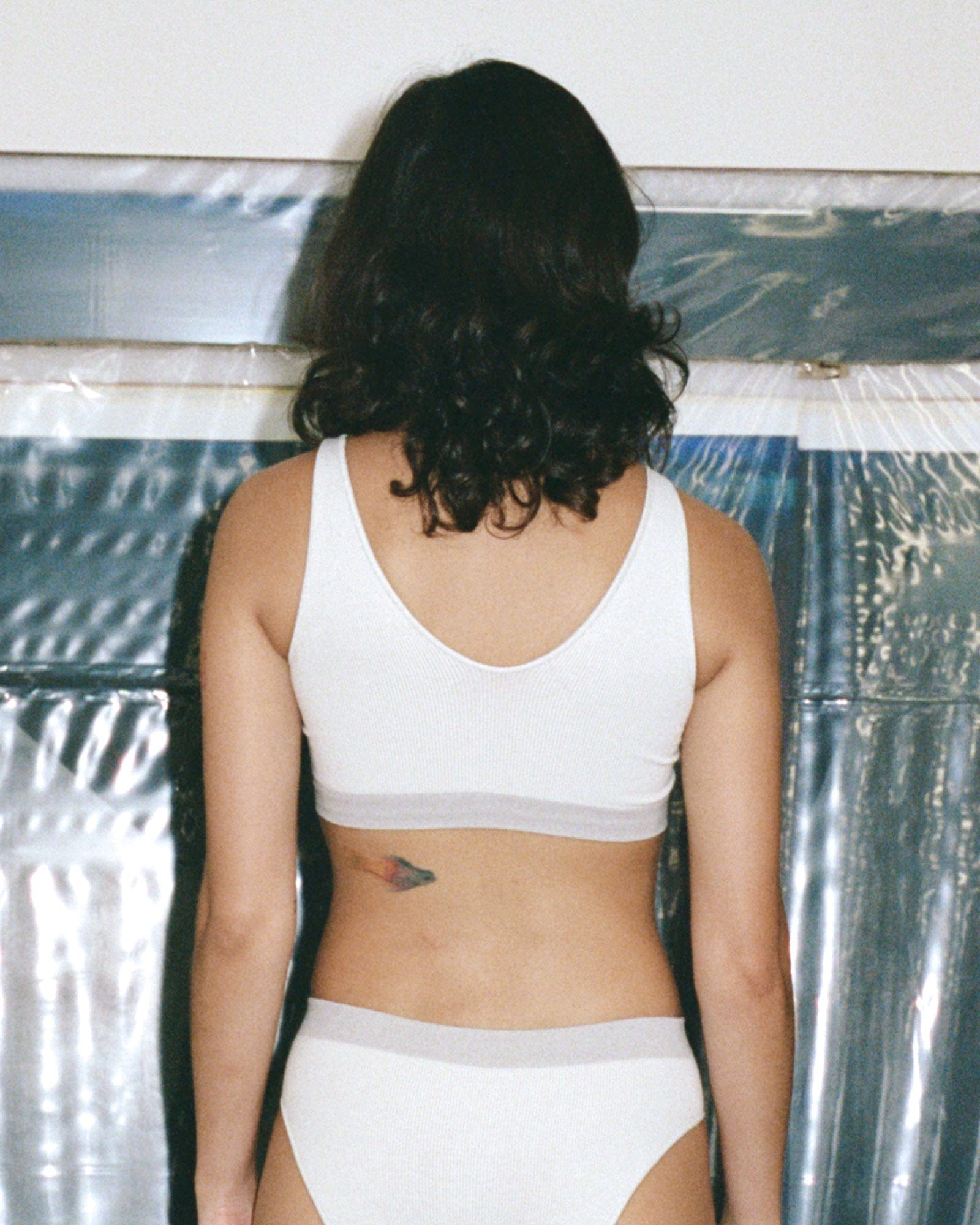 BASERANGE UNDERWEAR Fine Seamless Scoop Top