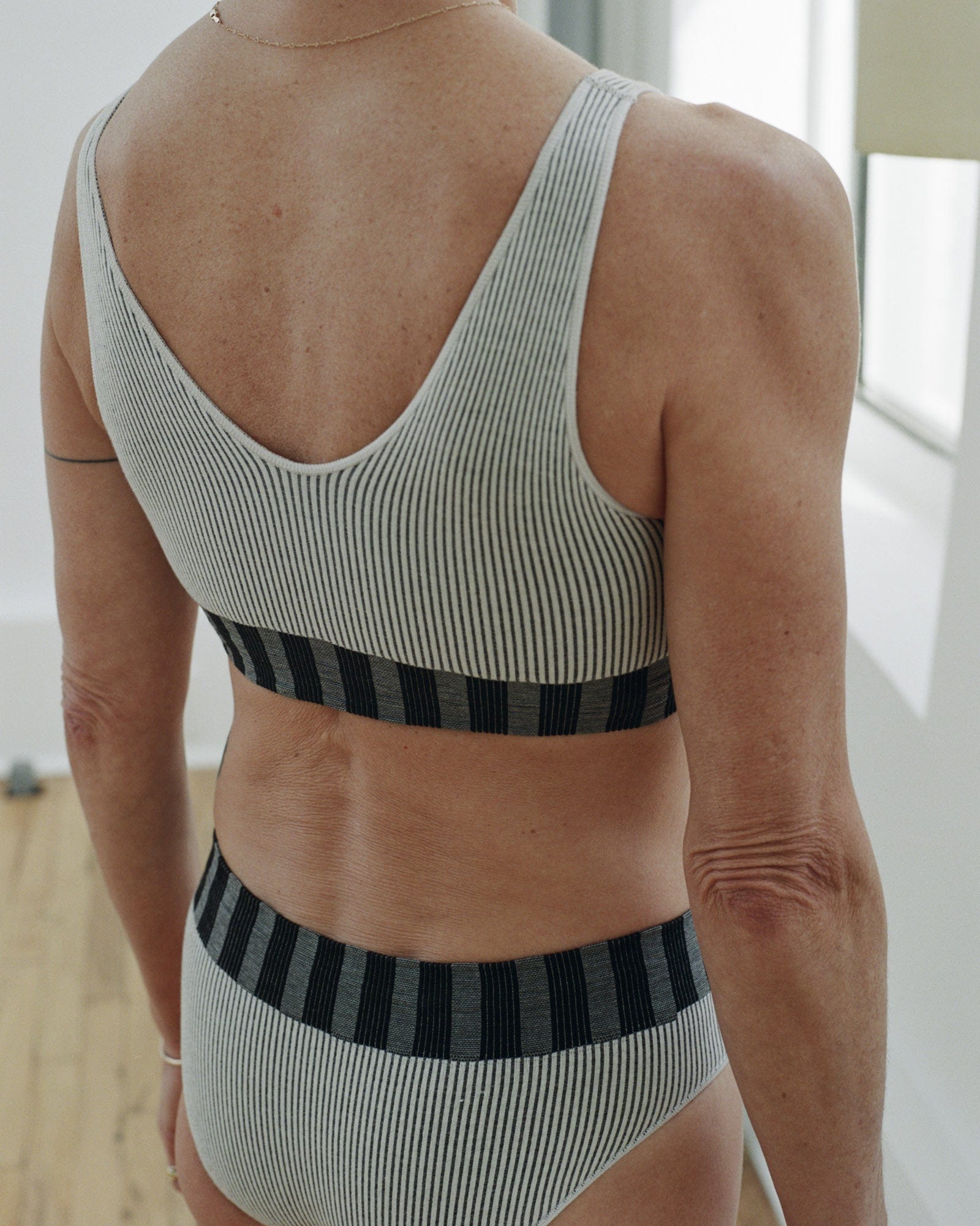 BASERANGE UNDERWEAR Seamless Bell Pants